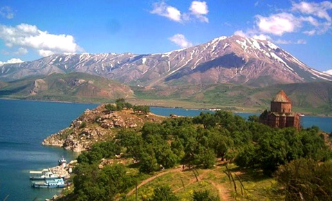 Ինչպէս կառուցուեցաւ Աղթամարի Ս. Խաչ վանքը