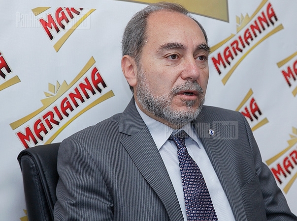 Պոլսահայ համայնքը և նրա կեղծ առաջնորդները