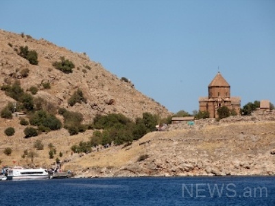 Աղթամար կղզին եւ Վանի բերդը Նովրուզին Վան այցելած իրանցիների սիրած վայրերն են