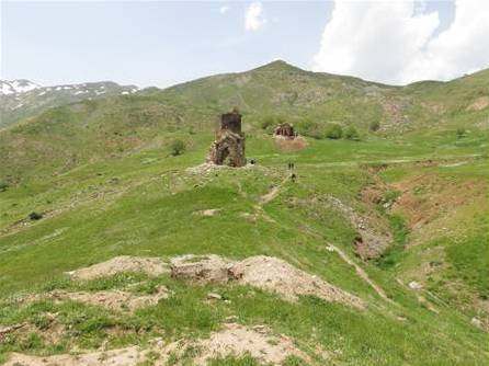 Թուրք գանձագողերը քանդել են Մշո Առաքելոցի պատերը եւ փորել հայերի գերեզմանները