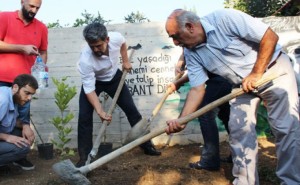 Գարո Փայլանի նախաձեռնությամբ՝ «Քամփ Արմեն» մանկատան տարածքում 32 ծառ է տնկվել
