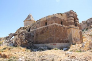 Գանձ որոնողները վնասել են Կտուց կղզու հայկական եկեղեցին