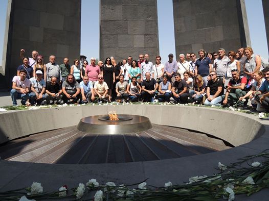 Ինչո՞ւ ընդունիլ բոլոր հայերը մեր մէջ