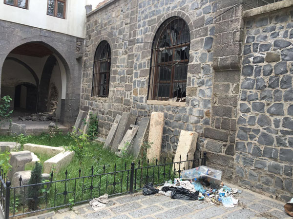 «Գյավուր թաղում գյավուր չէր մնացել, հիմա թաղամասն էլ չմնաց»