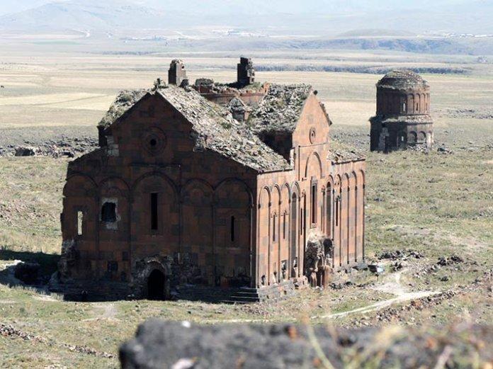Պատ­մա­կան ­Հա­յաս­տա­նի ա­ւանդ­նե­րու հետ­քե­րով (Բ մաս)