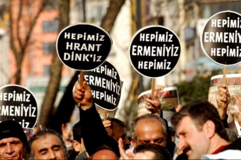 «Հայերը շատ բախտավոր են, որ այդ մարդը հայ չէ». թուրք մտավորականը պատասխանել է «Բոլորս հայ ենք» կոչը քննադատած Ֆեյզիօղլուին