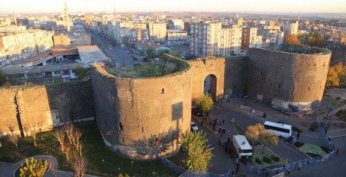 Փայլանը մեջլիսում բարձրացրել է Դիարբեքիրի պատմական պարիսպների փլուզման հարցը