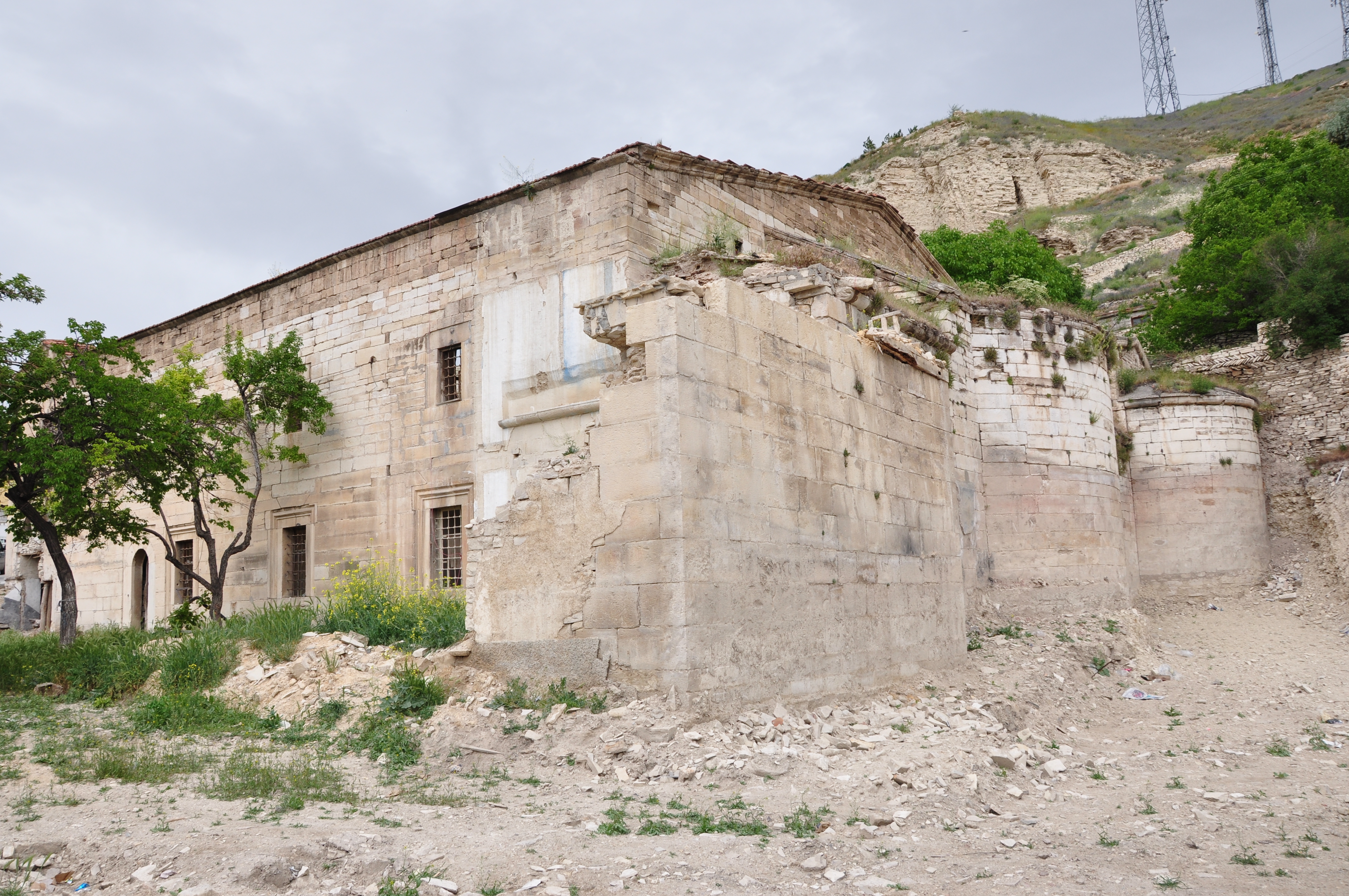 Գյուրինի եկեղեցու կենսագրությունը