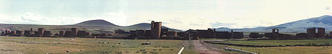 Անի քաղաքի պարիսպները