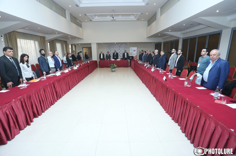 ՀՅԴ Հայ դատի ավելի քան 20 հանձնախմբերից և գրասենյակներից ներկայացուցիչներ ՀՀ–ում են՝ մասնակցելու Երևանում և Ստեփանակերտում ընթացող խորհրդաժողովին