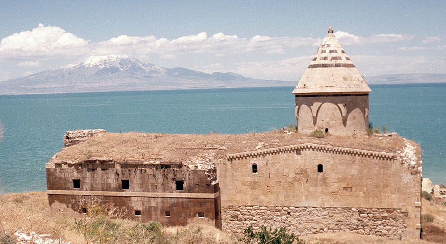 “Որ քարը որ վերցնէք, տակը հայ կայ”