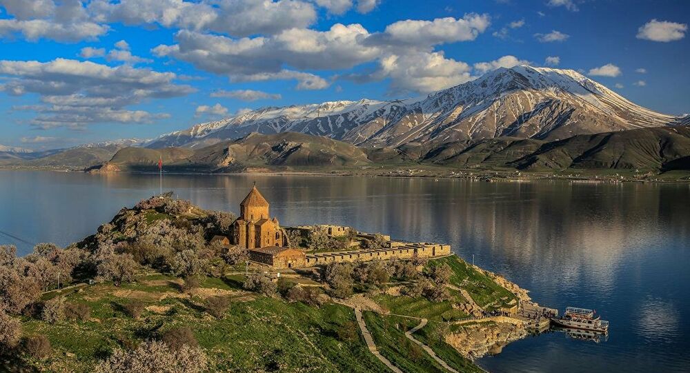 Թուրքիայի զբոսաշրջության ոլորտի ներկայացուցիչները նեղվում են, որ այս տարի նյութապես չեն շահելու Աղթամարի Սուրբ Խաչ եկեղեցու պատարագից