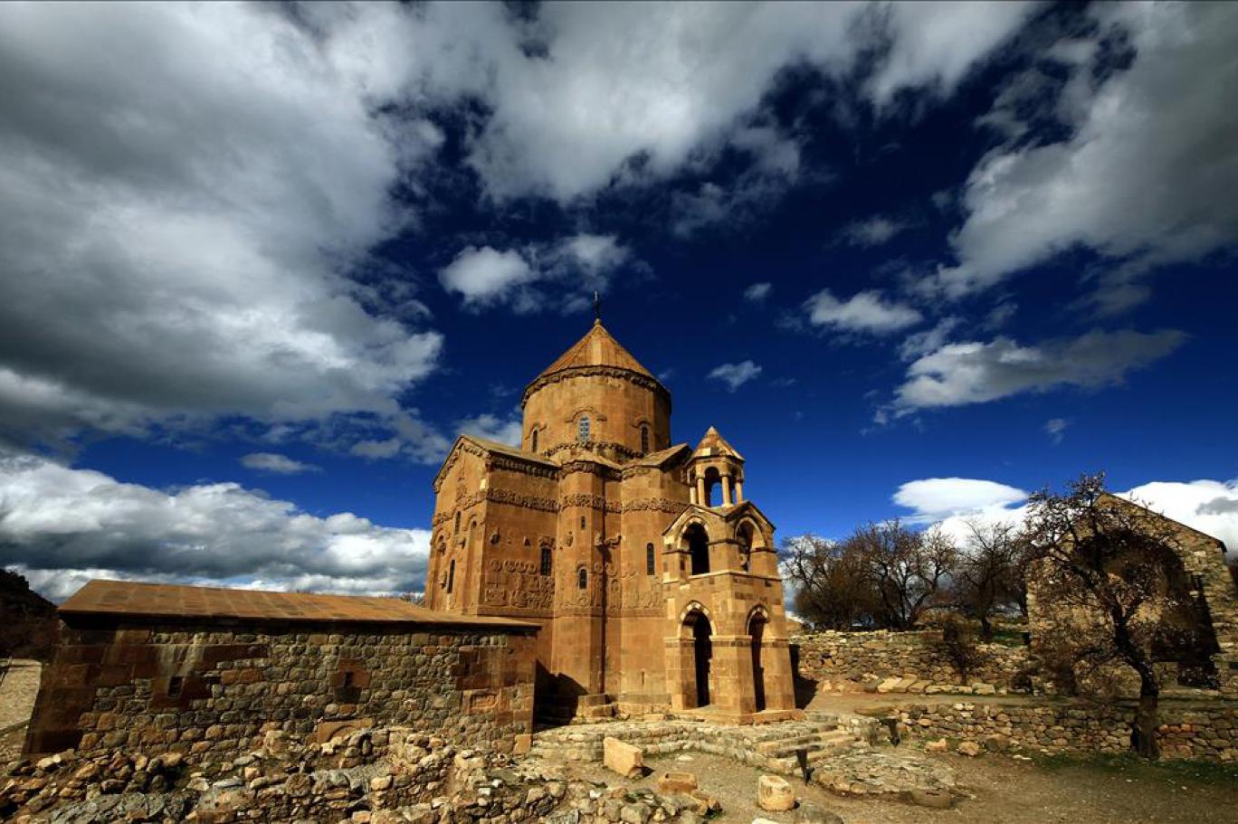 Էրդողանի հրահանգով Սբ․ Սոֆիայի և Սբ․ Խաչ եկեղեցու մասին տեղեկատվական գրքույկներ կհրատարակվեն