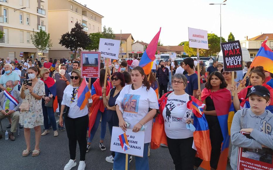 Ֆրանսիական Դեսինում հայ ցուցարարների վրա Գորշ գայլերի հարձակումներից հետո 4 անձ ձերբակալվել է. եղել են երկաթե ձողերով