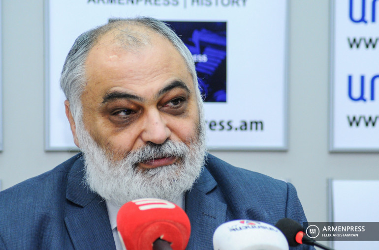 Սևրի պայմանագիրը Օսմանյան կայսրության կողմից ստորագրել են հակաերիթուրքականները, քեմալականները ստորագրման հետ կապ ունեցող տասնյակ գործիչների որպես դավաճան մահապատժի են ենթարկել. Սաֆրաստյան
