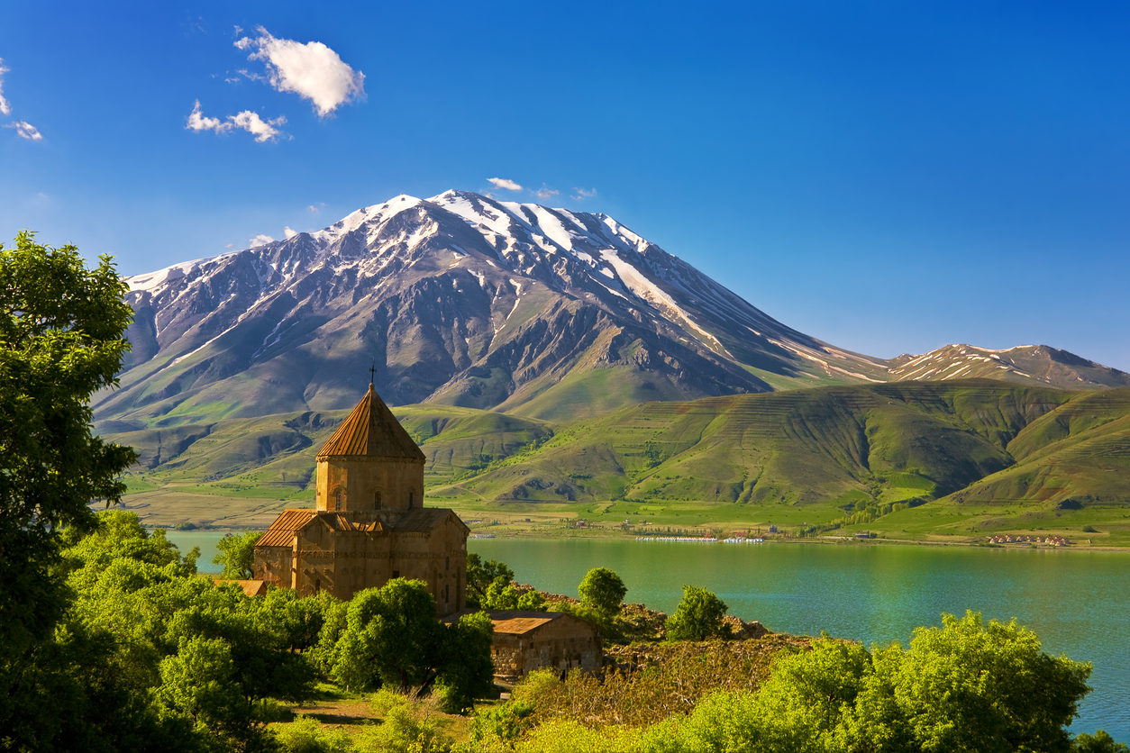 Թուրք պաշտոնյաների հերթական հերյուրանքը․ Աղթամարի Սուրբ խաչ եկեղեցին կրում է նաև թուրքական ճարտարապետության հետքեր
