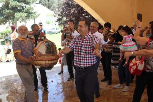 Մուսա Լերան կամ Սուէտիոյ բարբառը՝ Քիստընըկ