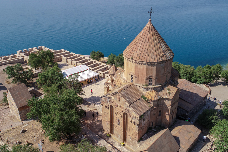 Պոլսո պատրիարքարանը չի պայքարում, կամ երբ հայերը կկարողանան լիիրավ աղոթել Աղթամարի վանքում