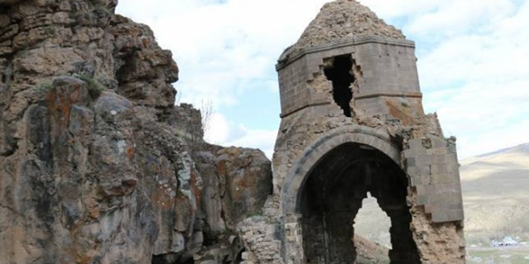 Մի «վանդալիզմի» պատմություն․ հայկական գերեզմաններն ու եկեղեցիները