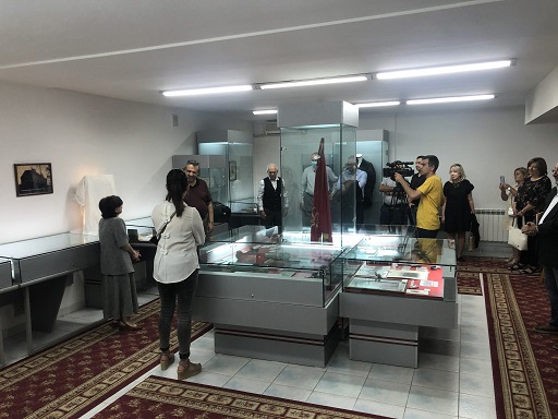 Արամ Մանուկեանի դիմաքանդակը յանձնուեցաւ ՀՅԴ թանգարանին