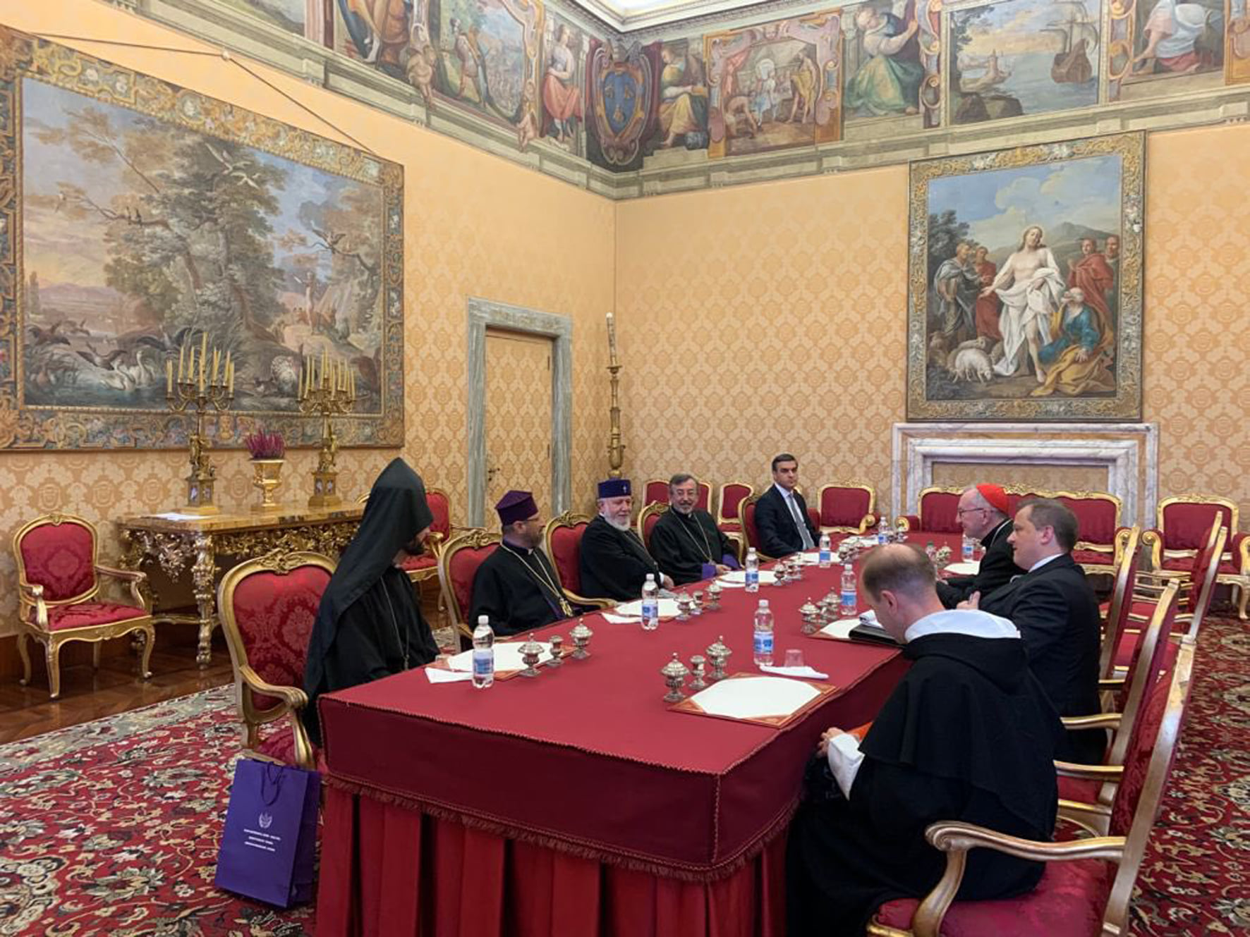 Միջեկեղեցական շփումներ Վատիկանի մէջ