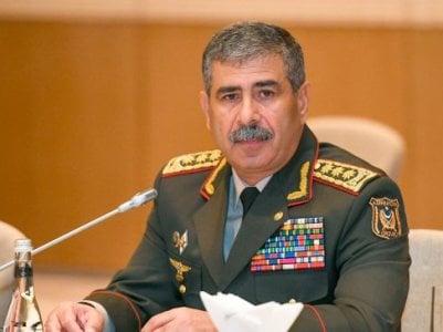 Ադրբեջանի պաշտպանության նախարարը մեկնում է Թուրքիա