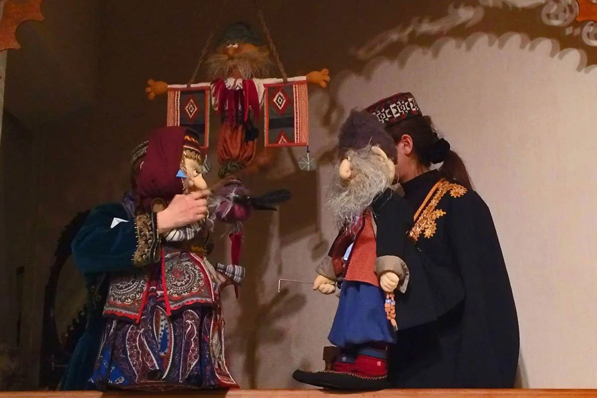 Բարեկենդանի աւանդական տիկնիկներ