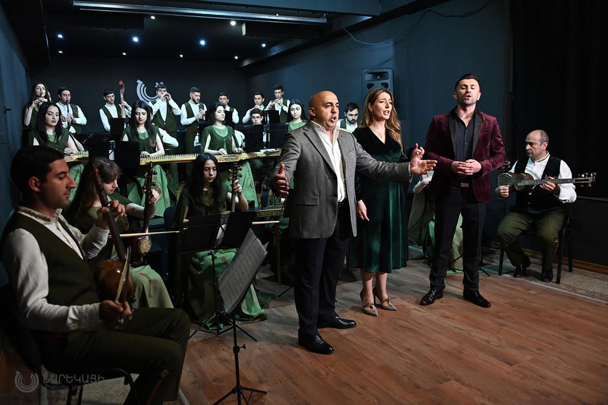 «Նարեկացի» արուեստի միութեան մէջ տեղի ունեցաւ Հայոց Ցեղասպանութեան զոհերու յիշատակին նՆուիրուած «Ոգեկոչում արուեստի շունչով» ձեռնարկը