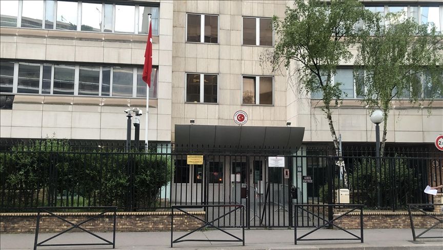 Փարիզում Թուրքիայի հյուպատոսությունը հարձակման է ենթարկվել պայթուցիկներով