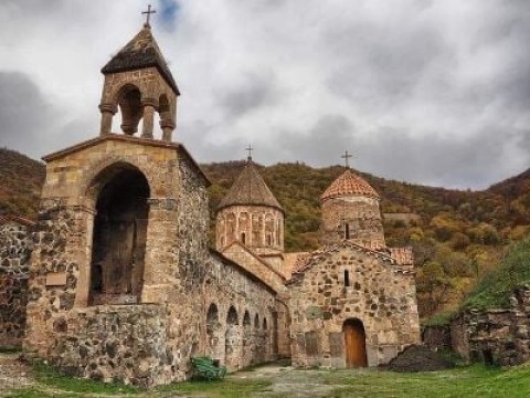 Ազրպէյճան կ՝ուզէ Դադիվանքի հայ հոգեւորականները փոխարինել Պաքուի ռուսական թեմի սպասաւորներով․ Արցախի թեմի առաջնորդ