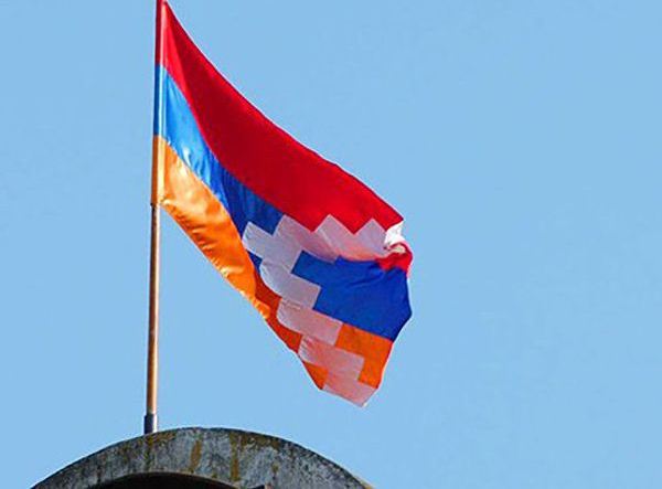 30 տարի առաջ այսօր ընդունուեցաւ Լեռնային Ղարաբաղի Հանրապետութեան դրօշակը