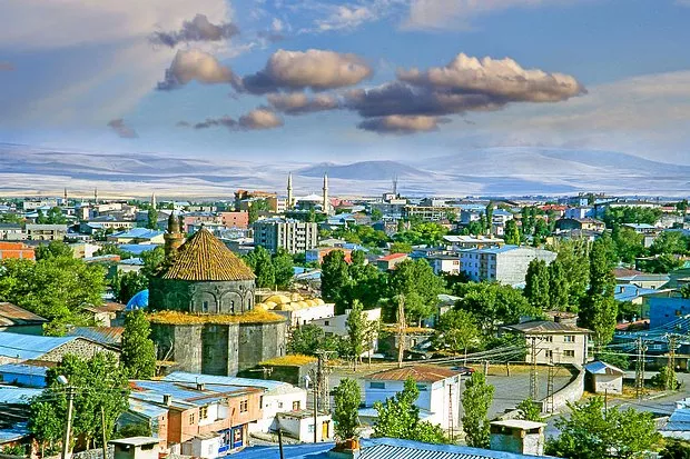 Թուրք վերլուծաբան. «Կարսի բնակիչներն Էրդողանից խնդրում են բացել Հայաստանի հետ սահմանը»