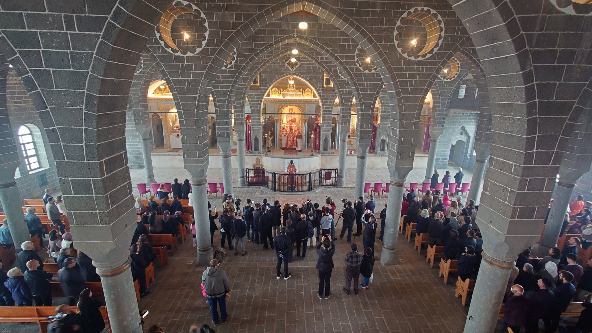 Սուրբ Կիրակոսում 8-ամյա դադարից հետո Սուրբ Հարության տոնի պատարագ է մատուցվել