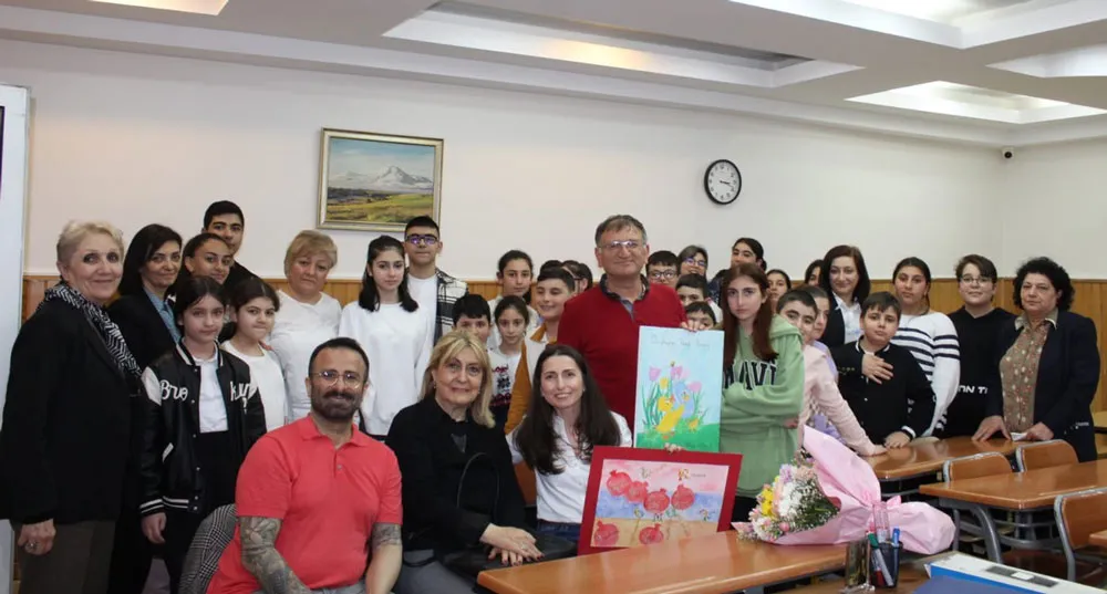 Մեներգչուհի Այշէնուր Քոլիվար այցելեց Կէտիկփաշայի “Հրանդ Տինք” դպրոցը