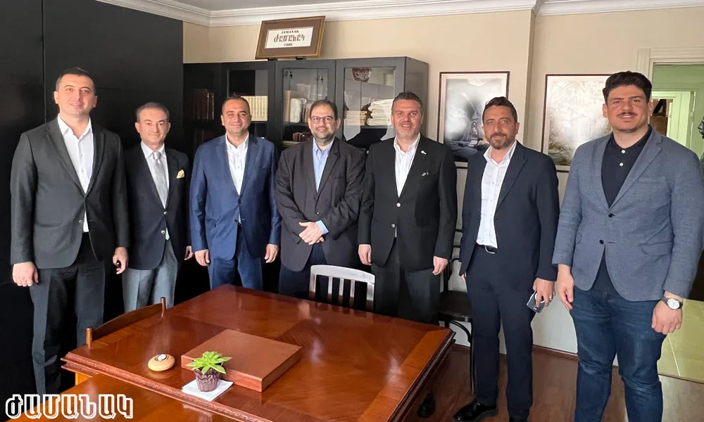 Ընտրեալ-երեսփոխան Տքթ․ Սեւան Սվաճըօղլու եւ ԱՔ կուսակցութեան կողմէ ներկայացուցիչներ խմբագրատունս այցելեցին