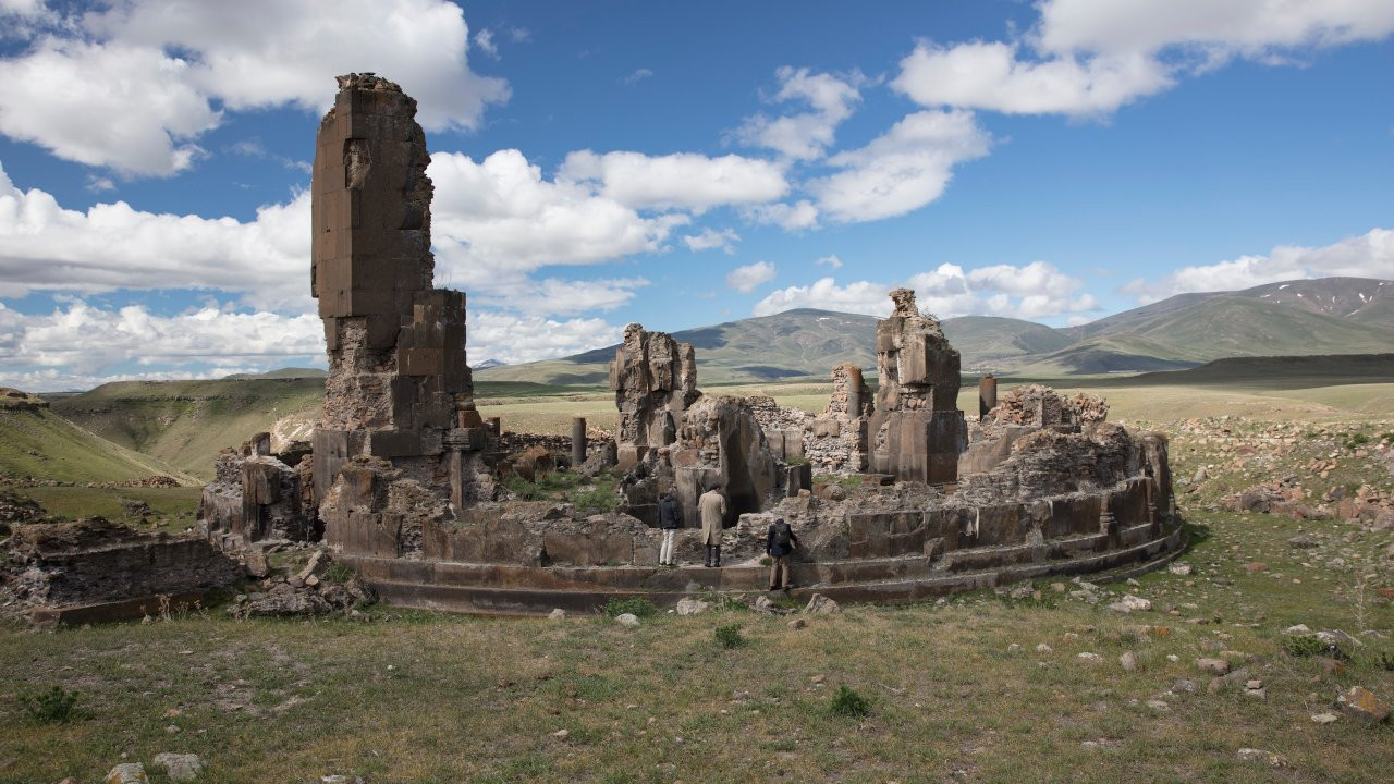 Եռալեզու բջջային հավելված Անիի համար