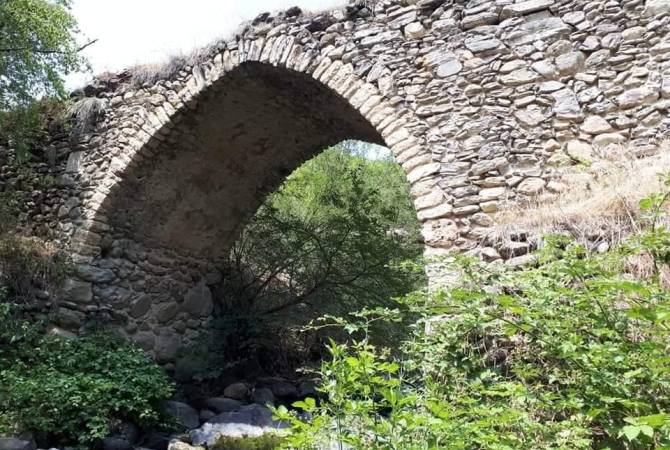 Ազրպէյճանցիները աւերած են Հալիվորի կամուրջը. հերթական մշակութային վանտալութիւնը