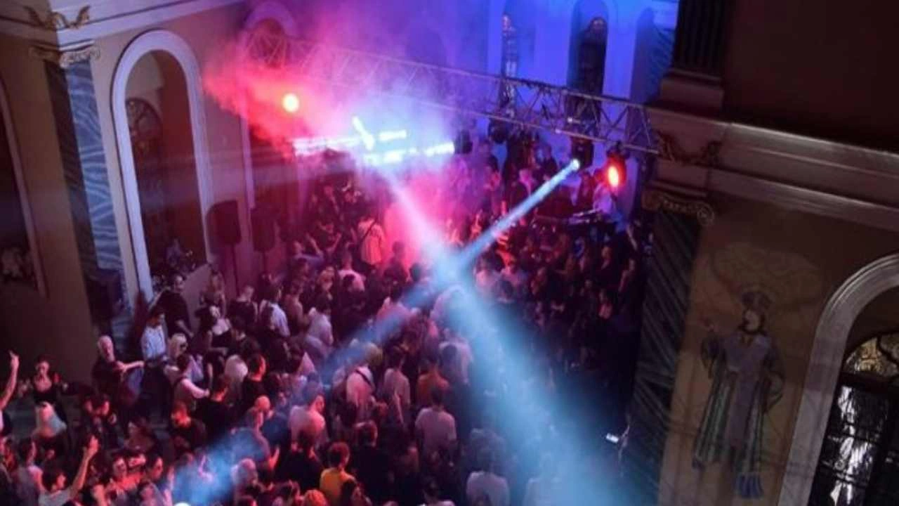 Պատարագը՝ թույլտվությամբ, խնջույքը՝ դրամով․ Թուրքիայում եկեղեցին խնջույքի համար վարձակալվել է մի մասնավոր ընկերության կողմից