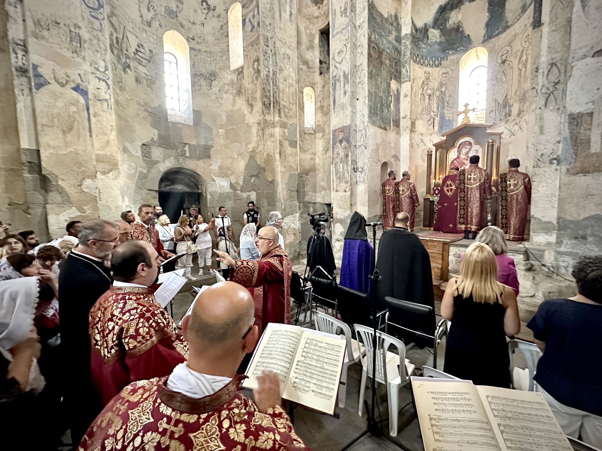 Այս անգամ ո՛չ թէ քաղաքը, այլ ուխտաւորներն էին ոգեւորուած