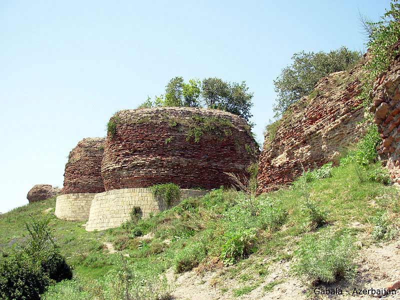 Արցախ` հայկական ինքնութեան պաշտպանութեան միջնաբերդ. հայ-աղուանական սերտ կապեր եւ հայերը բնիկ տարր Աղուանքի մէջ