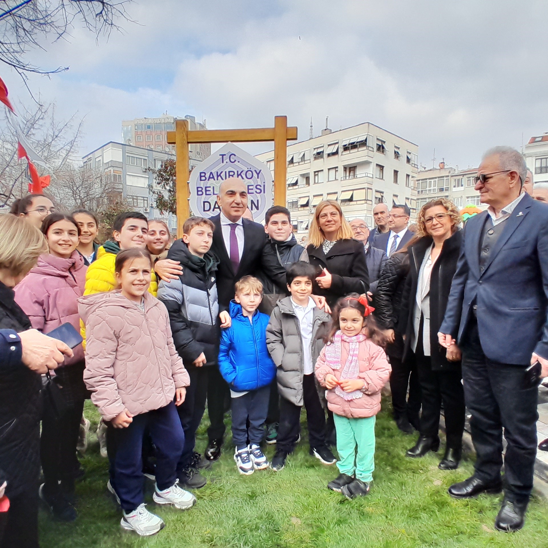 Բացում Տատեան զբօսայգիի