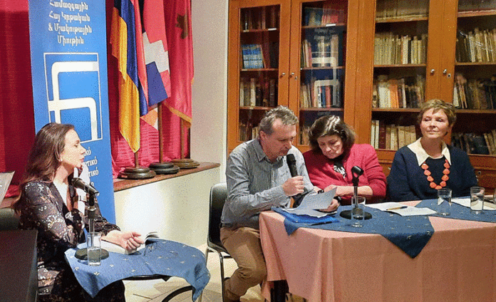 «Զմիւռնիան կ՚արտասուէ, Հայաստանը կը յիշէ» գիրքին ներկայացումը Ֆիքսի մէջ