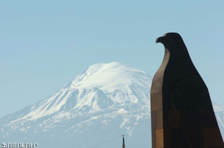 Սարդարապատի ցուլերը «շշմած» կը դիտեն թուրքին «գոհունակ» ժպիտը
