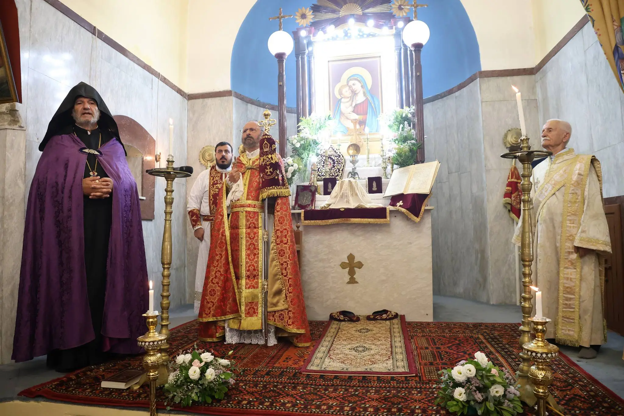 Կրետէի Ս․ Կարապետ Եկեղեցւոյ մէջ Ս․ Պատարագ մատոյց Պարիարք Հայրը