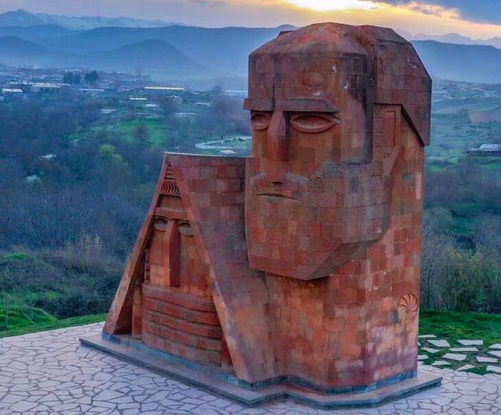 Արցախի «Մե՛նք ենք մեր սարերը» յուշարձանը Ազրպէյճանի համար թիրախ է. Mօnument Watch