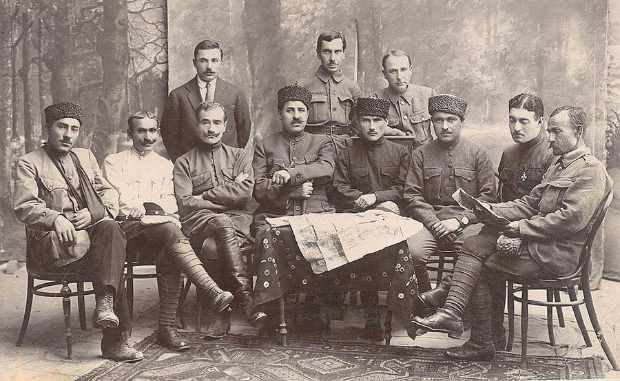 Իմ սիւնակը – Ձեր աշխարհը. ապստամբութիւն մը, որ հայացուց հաւաքական կամքի բոլոր արտայայտութիւնները (104-ամեակ)