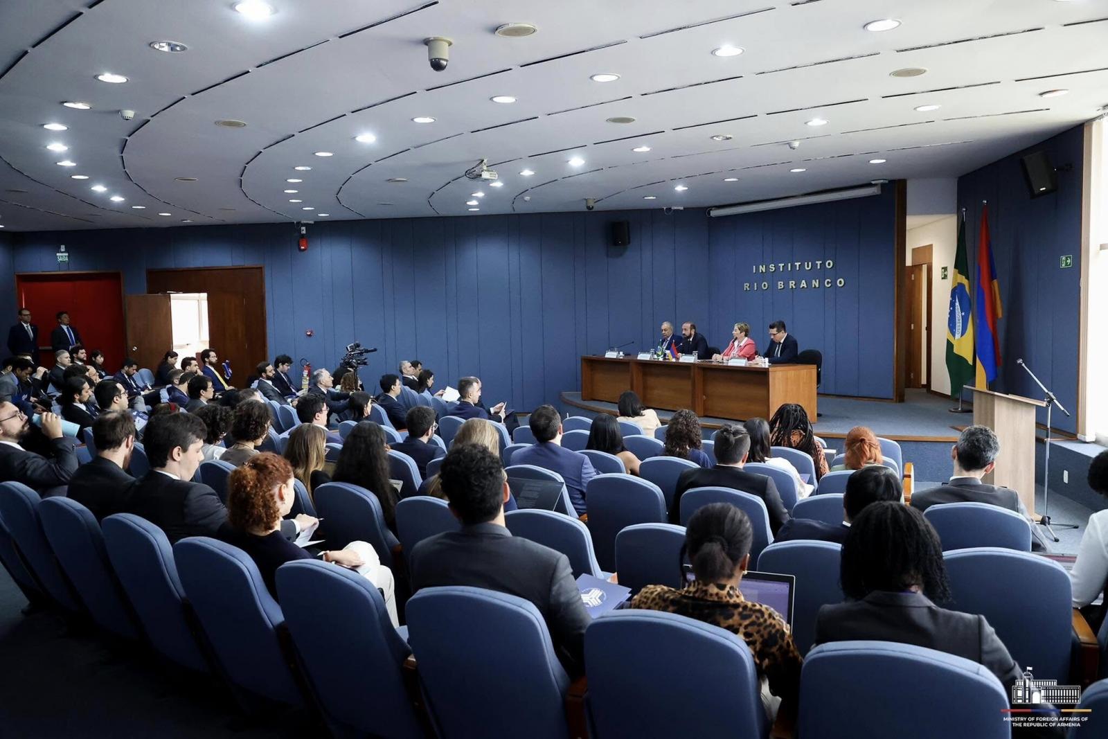 Թուրքիայի հետ բարձր մակարդակի երկխոսությունը շարունակվում է․ ԱԳ նախարար