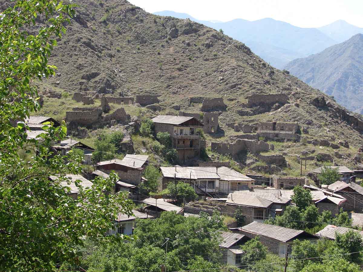 Կարմիր բանակին յարձակումները Սիւնիքի վրայ. Կապանի ազատագրումը եւ Արցախը Զանգեզուրին միացնելու աշխատանքներ