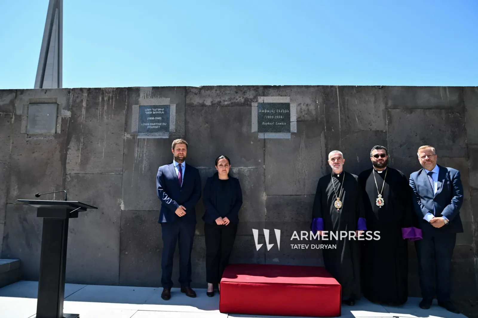 Հայոց ցեղասպանության հուշահամալիրի Հուշապատին ավելացավ նաև Ռաֆայել Լեմկինի հուշաքարը
