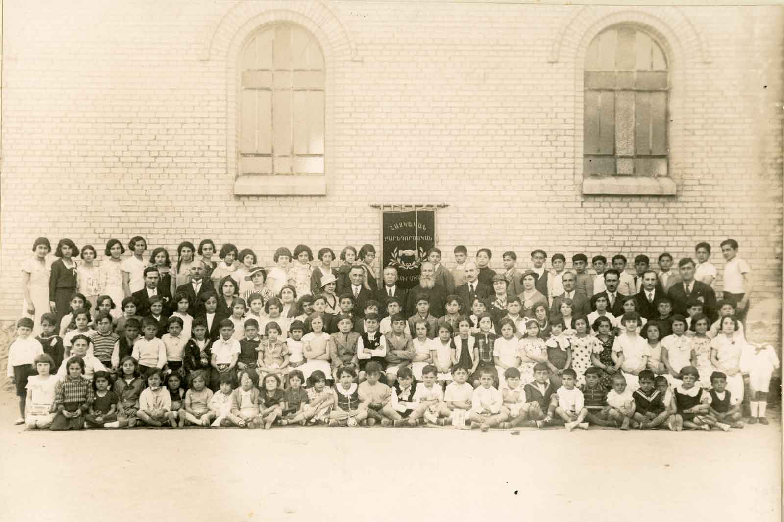 «Ալֆորվիլ` հայկական աւան մը – 1920-1930-ական թուականներ» խորագրեալ ցուցահանդէսին առիթով հարցազրոյց Սեւան Անանեանին հետ